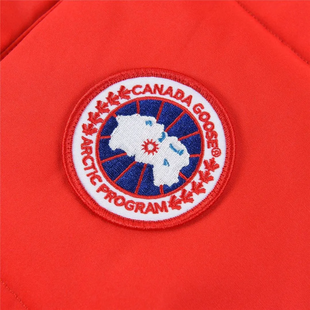 P360 Red] Canada Goose Canada Goose #Freestyle Crew 4154M Men’s and Women’s Vest Down# ➖ Genuine synchronous anti-counterfeiting chip sensor! ➖ Imported Behringer embroidery machine to customize 10,000-needle embroidery logo! ➖ Imported 21-count polyester-cotton blended original fabric, using Feather-Light 10D waterproof coating fabric, made of 84.5% polyester fiber and 15.5% cotton, 100% the best feel in the entire network! ➖ The genuine official website uses the national standard 80 white duck down, and will never be misled by false claims such as 90 down or goose down! ➖ 100% nylon nylon lining with double double-layer sealing design to prevent velvet from running away. Top-grade polar fleece is used in the collar and pockets to keep warm and comfortable! ➖ Yoshida YKK provides original custom-made electroplated sliders. YKK two-way lockable zippers are tight and smooth and will not peel off paint! ➖ 3M composite original Velcro is durable, and all accessories and hardware are disassembled and customized! ⛔No slander, no exaggeration, no need for too much copywriting, because it is focused, it is professional!  SIZE: XS S M L XL XXL